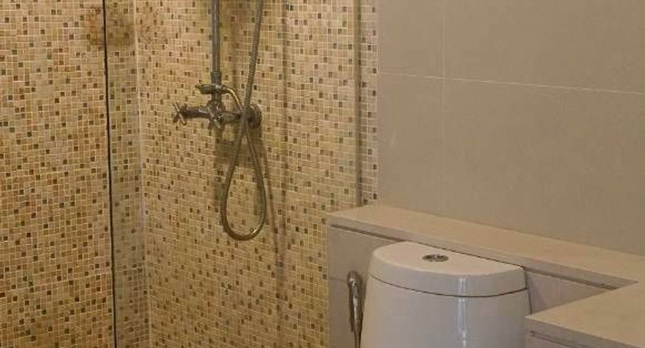 Condo en alquiler de 3 habitaciones en Watthana, Bangkok