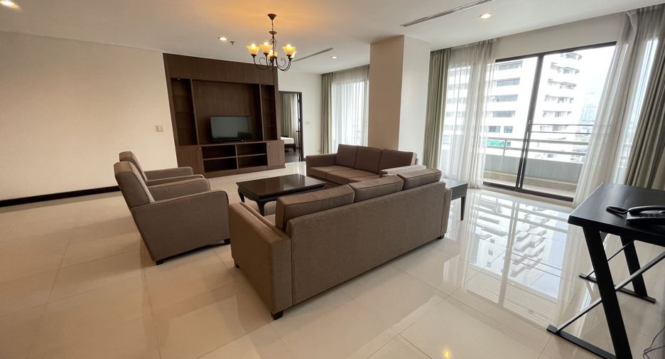 For rent 4 bedrooms apartment in Watthana, Bangkok