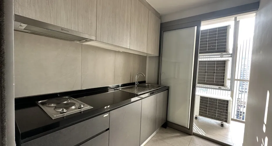 For rent 4 bedrooms apartment in Khlong Toei, Bangkok