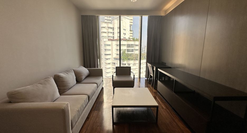 For rent 4 bedrooms apartment in Khlong Toei, Bangkok