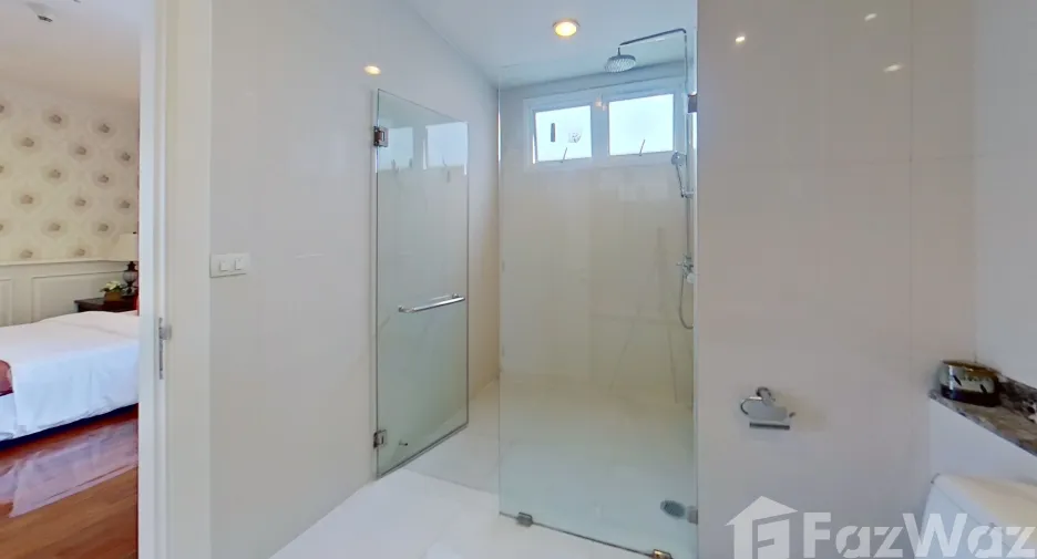 Condo en alquiler de 4 habitaciones en Watthana, Bangkok