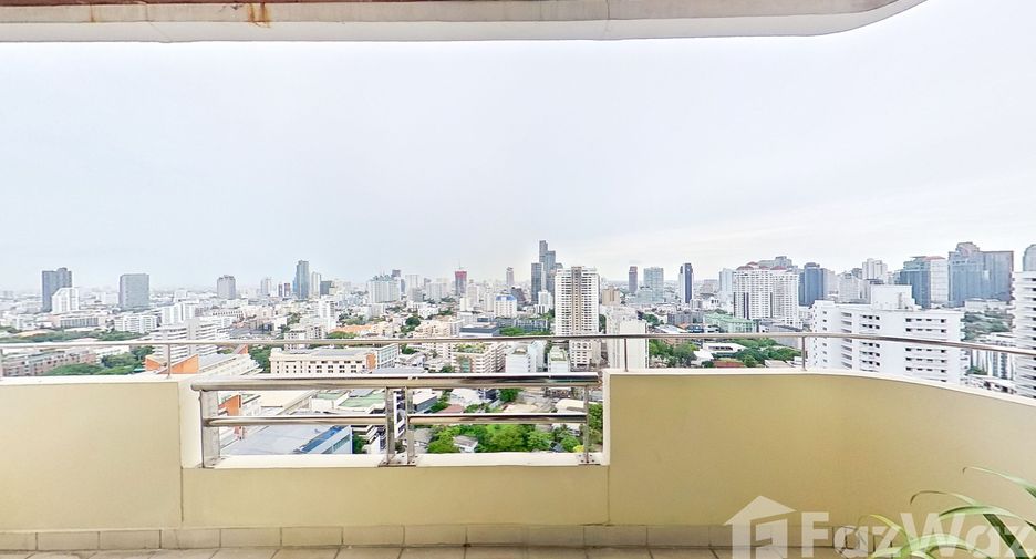 Condo en alquiler de 4 habitaciones en Watthana, Bangkok