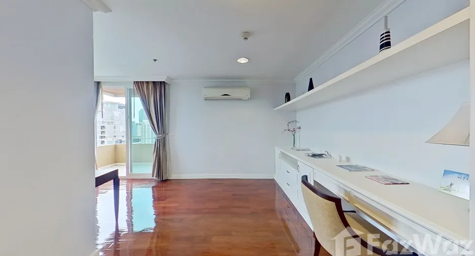 Condo en alquiler de 4 habitaciones en Watthana, Bangkok