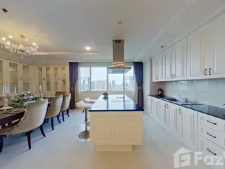 For rent 4 bedrooms condo in Watthana, Bangkok
