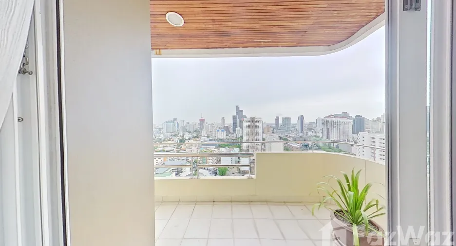 Condo en alquiler de 4 habitaciones en Watthana, Bangkok