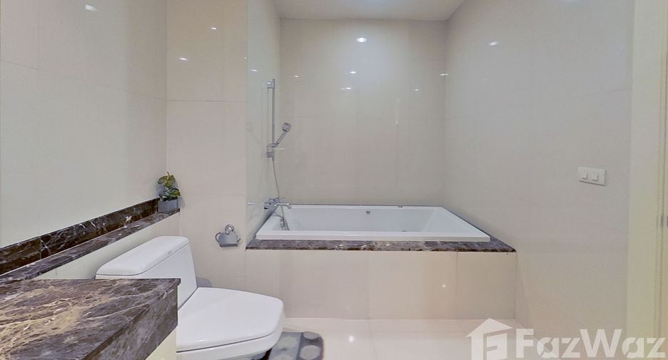 Condo en alquiler de 4 habitaciones en Watthana, Bangkok