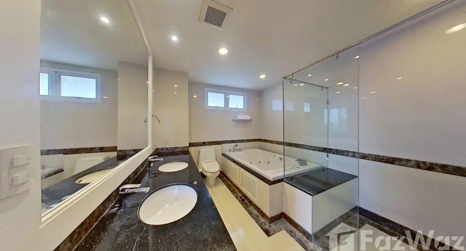 Condo en alquiler de 4 habitaciones en Watthana, Bangkok