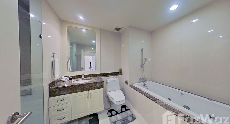 Condo en alquiler de 4 habitaciones en Watthana, Bangkok