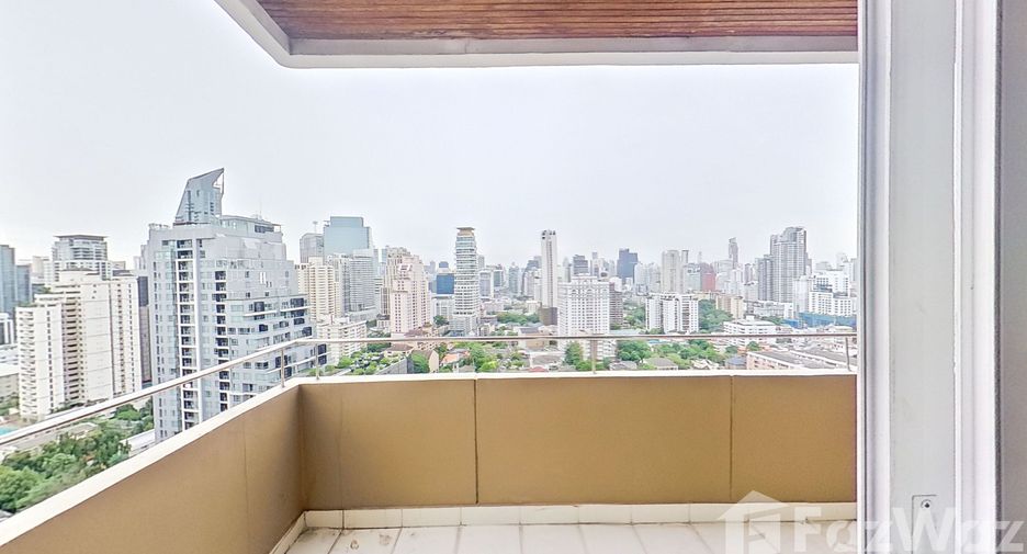 Condo en alquiler de 4 habitaciones en Watthana, Bangkok