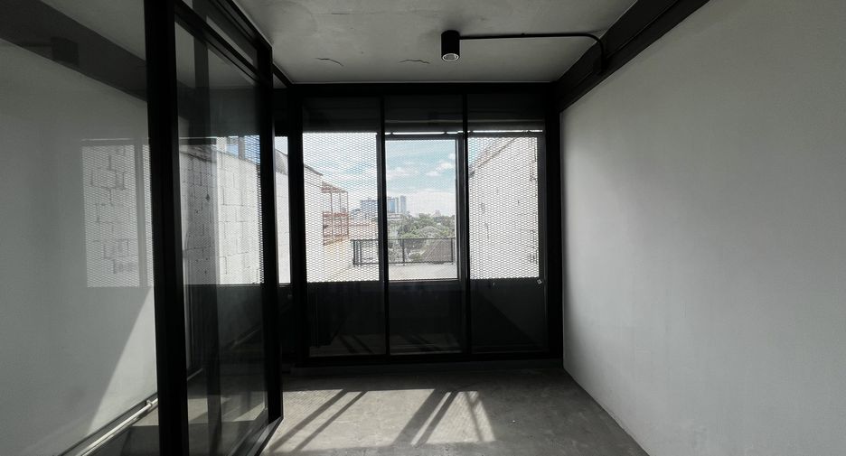 Casa adosada en alquiler de 2 habitaciones en Phra Khanong, Bangkok