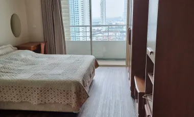 Wohnung zur Miete mit Studio in Khlong San, Bangkok