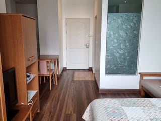 Wohnung zur Miete mit Studio in Khlong San, Bangkok