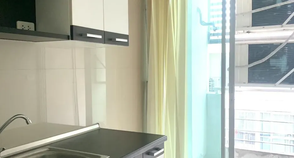 For rent 1 bed condo in Wang Thonglang, Bangkok