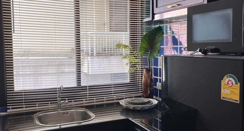 For rent 2 bedrooms condo in Bang Rak, Bangkok