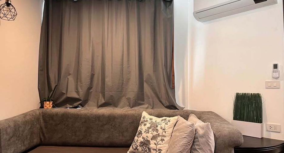 For rent 2 bedrooms condo in Bang Rak, Bangkok