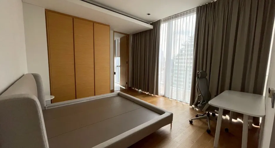 For rent 3 bedrooms condo in Sathon, Bangkok