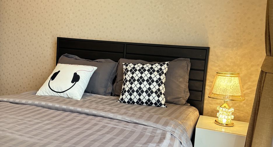 For rent 3 bedrooms condo in Watthana, Bangkok