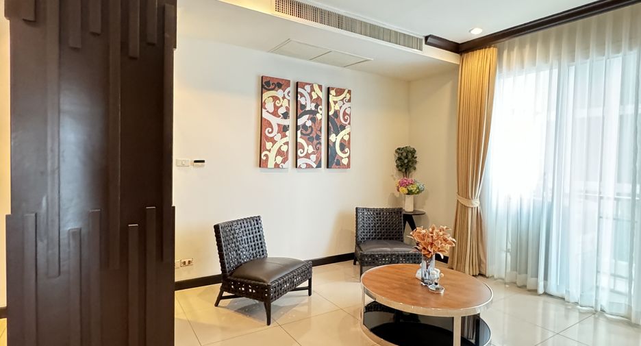 For rent 3 bedrooms condo in Watthana, Bangkok