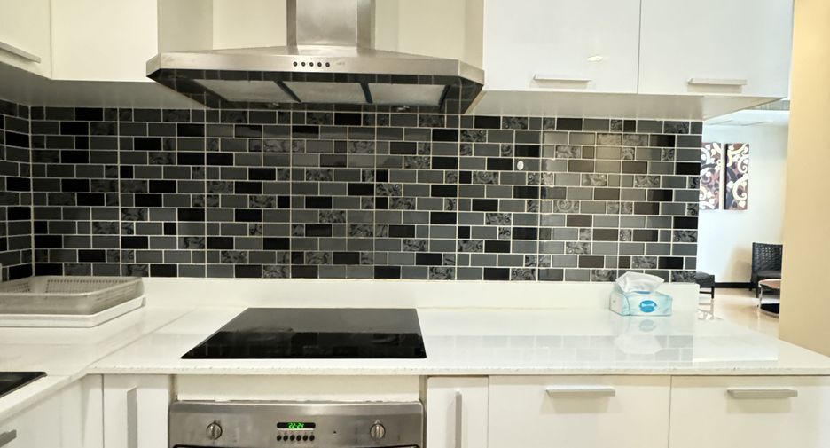 For rent 3 bedrooms condo in Watthana, Bangkok