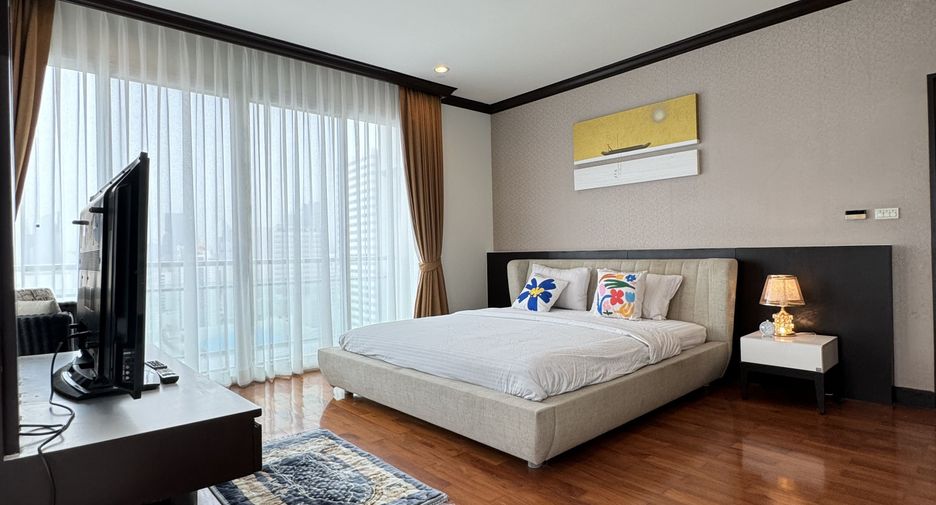 For rent 3 bedrooms condo in Watthana, Bangkok