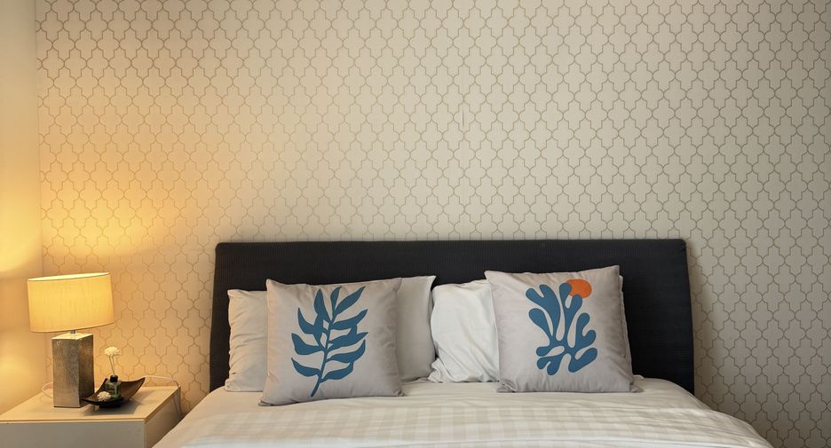 For rent 3 bedrooms condo in Watthana, Bangkok