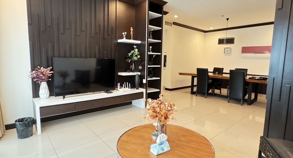 For rent 3 bedrooms condo in Watthana, Bangkok