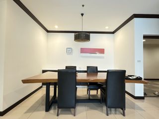 Condo en alquiler de 3 habitaciones en Watthana, Bangkok