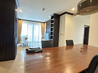 Condo en alquiler de 3 habitaciones en Watthana, Bangkok