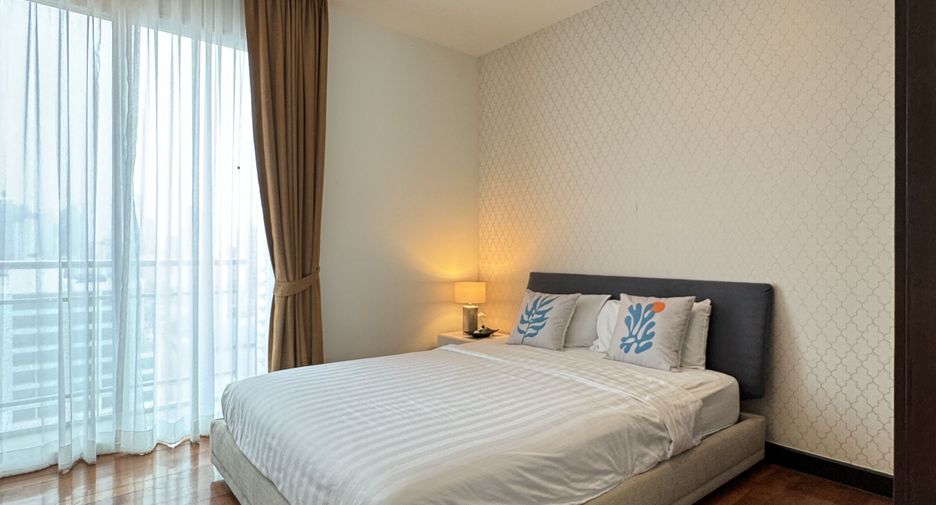 For rent 3 bedrooms condo in Watthana, Bangkok