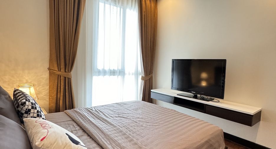 For rent 3 bedrooms condo in Watthana, Bangkok