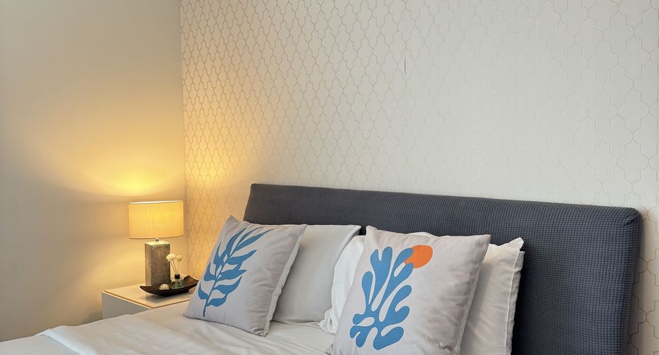 For rent 3 bedrooms condo in Watthana, Bangkok