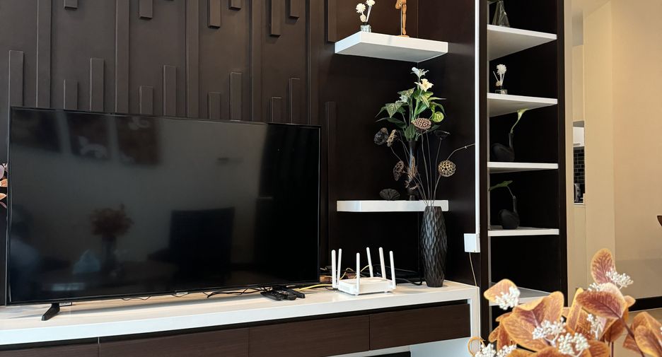 For rent 3 bedrooms condo in Watthana, Bangkok