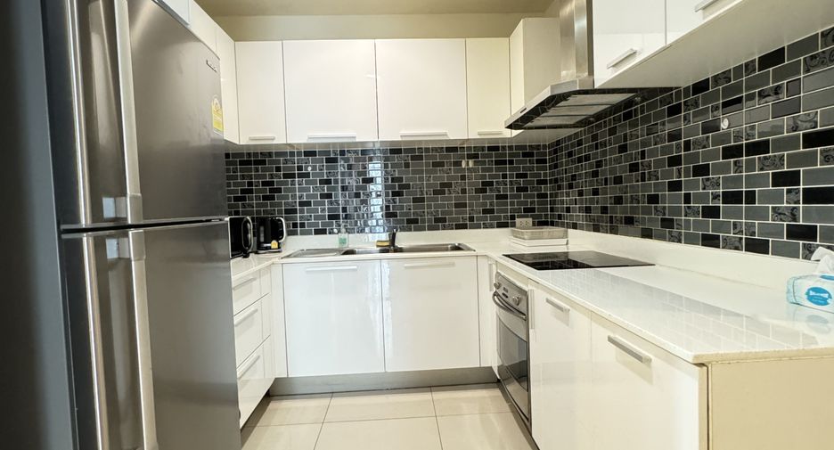 For rent 3 bedrooms condo in Watthana, Bangkok