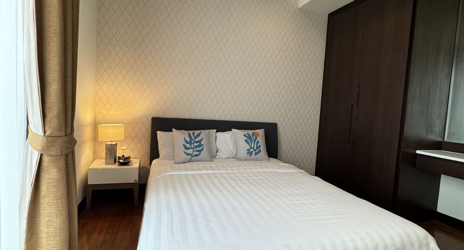 For rent 3 bedrooms condo in Watthana, Bangkok