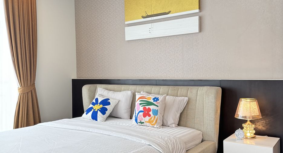 For rent 3 bedrooms condo in Watthana, Bangkok
