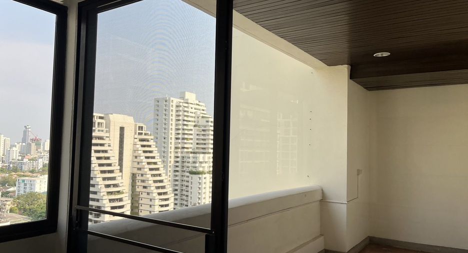 À louer 3 chambres condo à Watthana, Bangkok