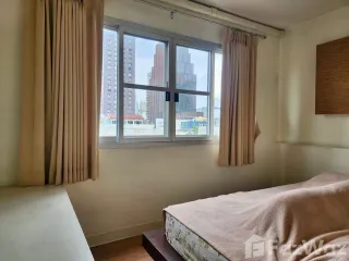 For rent 2 bedrooms condo in Pathum Wan, Bangkok