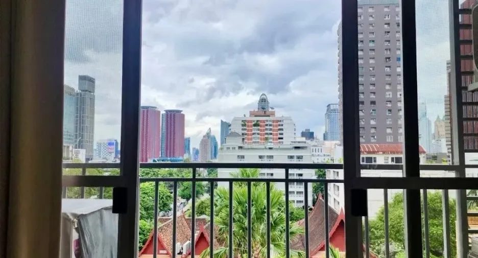 For rent 2 bedrooms condo in Pathum Wan, Bangkok