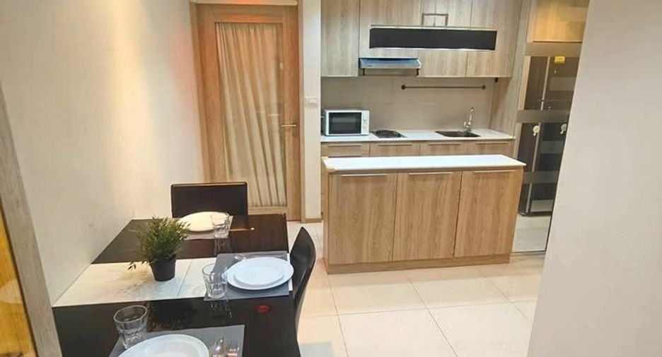 For rent 2 bedrooms condo in Khlong Toei, Bangkok