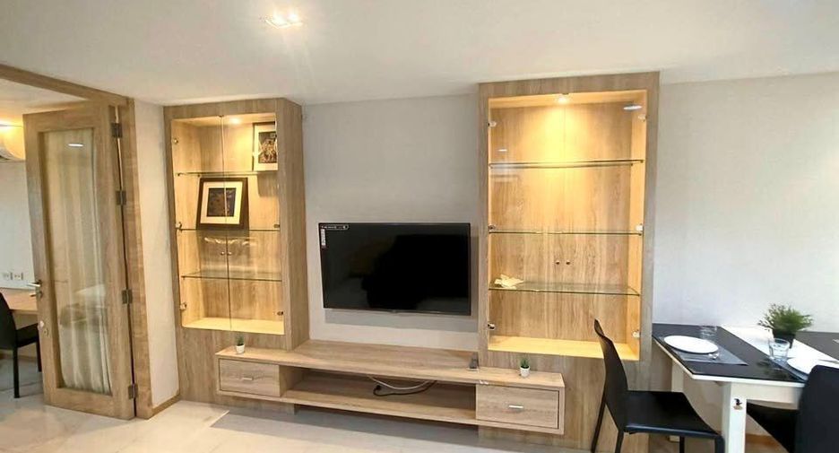 For rent 2 bedrooms condo in Khlong Toei, Bangkok