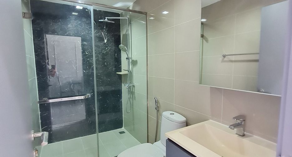 Wohnung zur Miete mit 2 Zimmer in Khlong San, Bangkok