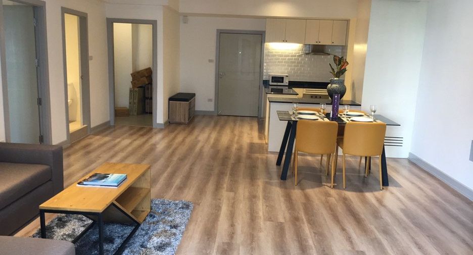 For rent 2 bedrooms condo in Watthana, Bangkok