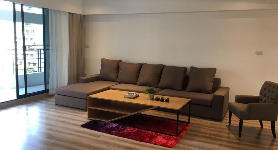 For rent 2 bedrooms condo in Watthana, Bangkok