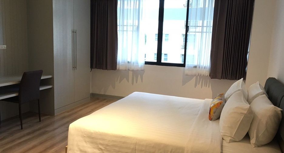 For rent 2 bedrooms condo in Watthana, Bangkok