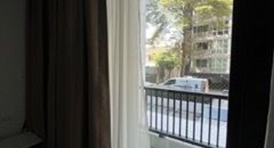 Wohnung zur Miete mit Studio in Watthana, Bangkok