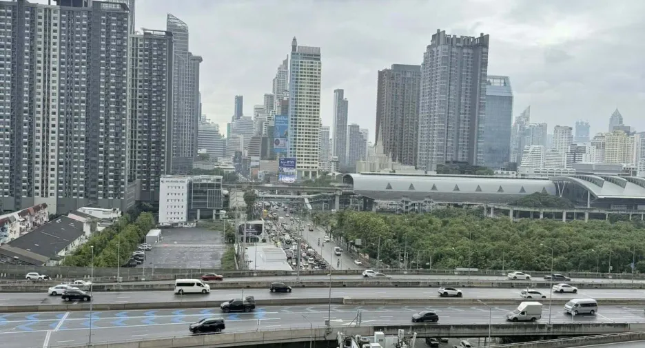 For rent 1 bed condo in Huai Khwang, Bangkok