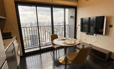 For rent 2 ベッドルーム condo in Watthana, Bangkok