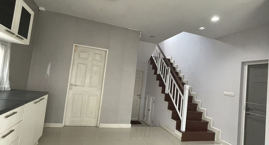 For rent 3 bedrooms house in Khlong Sam Wa, Bangkok