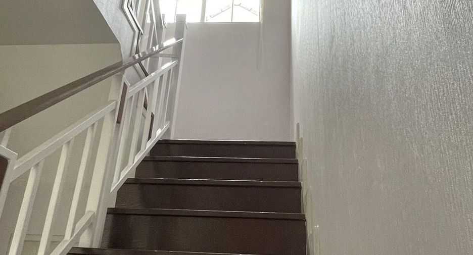 For rent 3 bedrooms house in Khlong Sam Wa, Bangkok