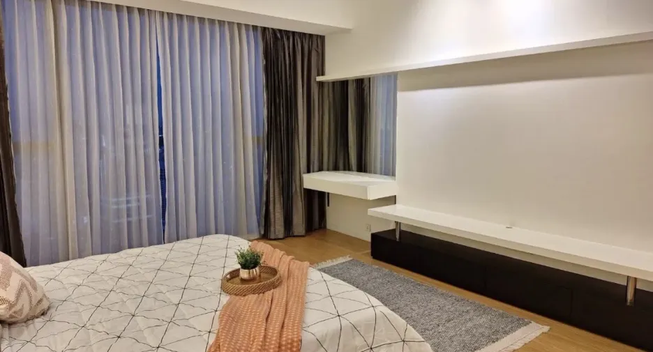 For rent 3 bedrooms condo in Sathon, Bangkok
